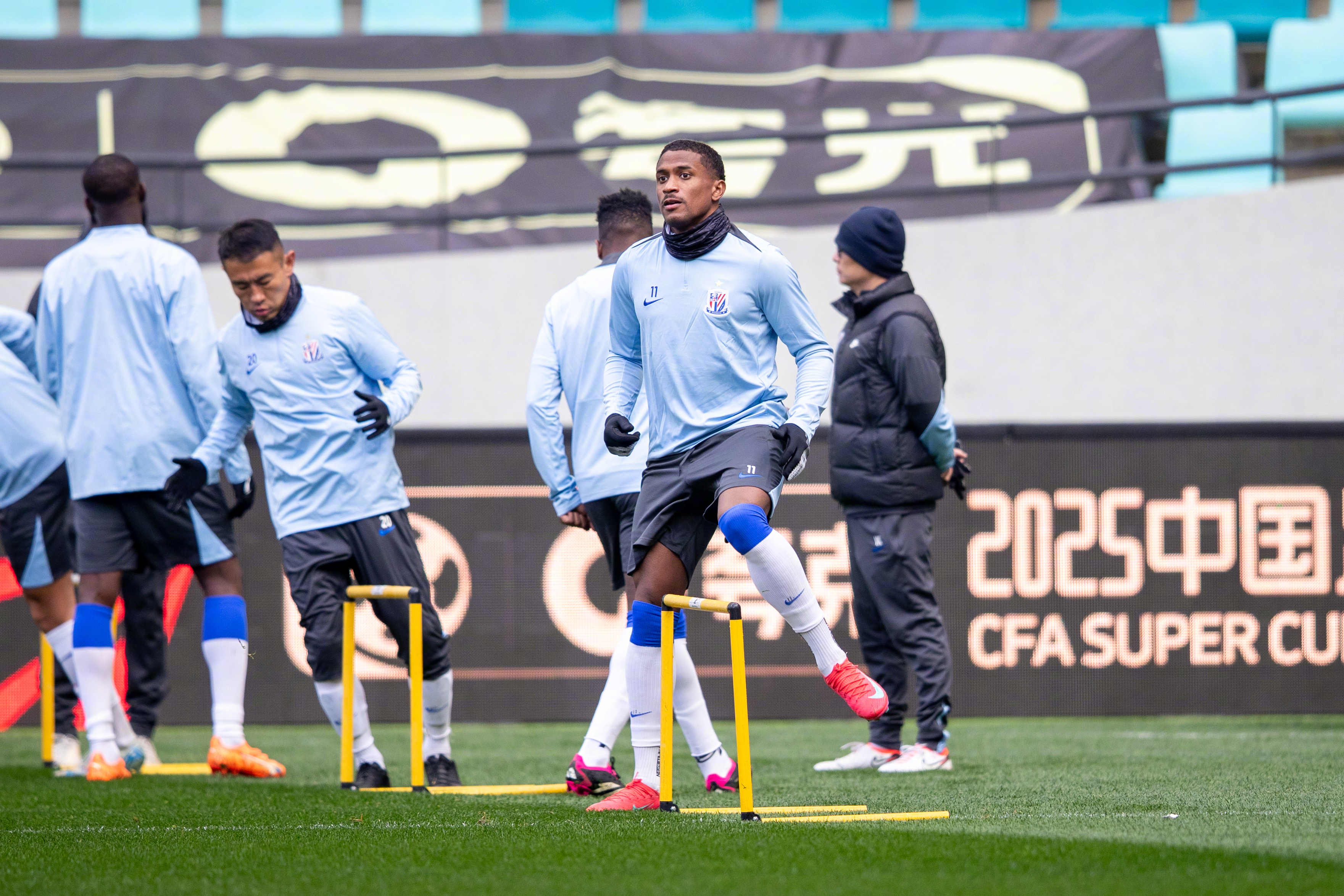 赛地聚焦——足总杯集结日热度飙升，波特兰开拓者门线救险，球迷炸锅，赛程密集仍需轮换的简单介绍