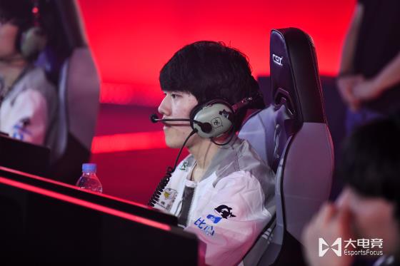 爱游戏体育- rookie太强了 